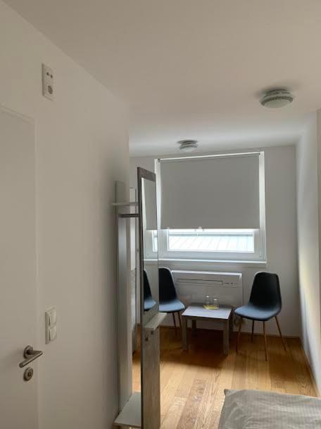 Paradise City 3* Wien